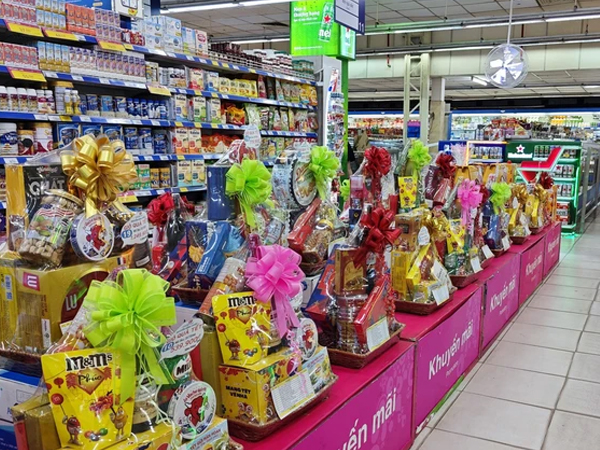 Quà Tết bình dân lên ngôi