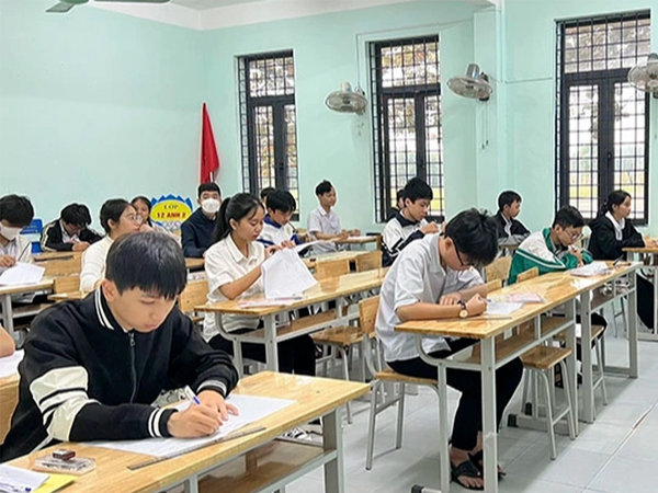 Kỳ lạ đề thi học sinh giỏi lớp 9 sai vẫn có học sinh đạt điểm tuyệt đối