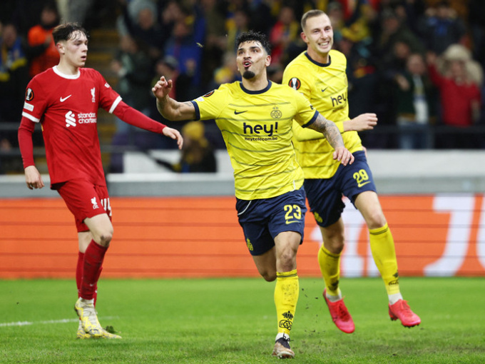 Liverpool thất bại trước cuộc đại chiến với MU