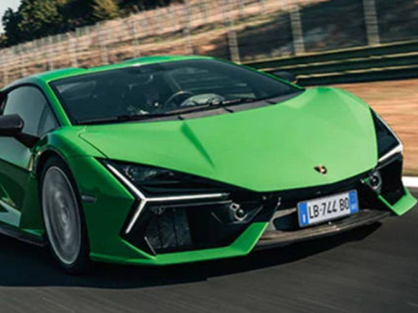Ăn trộm 15kg vàng của mẹ để đi mua siêu xe Lamborghini