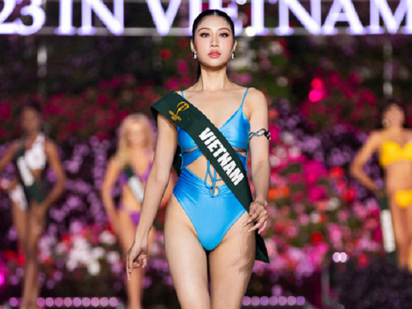 Bán kết Miss Earth 2023: Hoa hậu Lan Anh diễn bikini bốc lửa dù gặp chấn thương