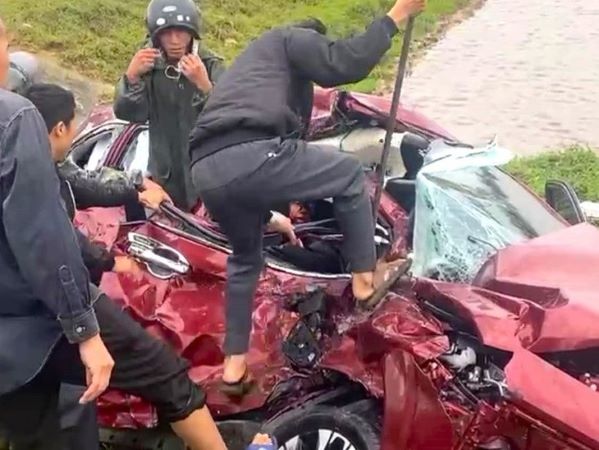 Ô tô 7 chỗ va chạm xe tải khiến 10 người thương vong ở Hà Tĩnh: Thông tin sức khoẻ nạn nhân