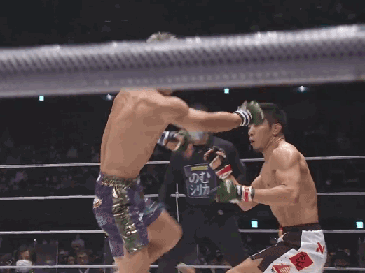 ‘Kẻ bắn tỉa’ Alfonso Leyva tung đòn ‘gối bay’ hạ knock-out võ sĩ Mỹ