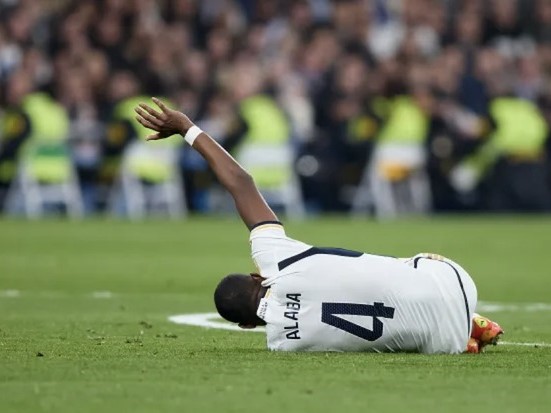 Trụ cột Real Madrid chấn thương kinh hoàng