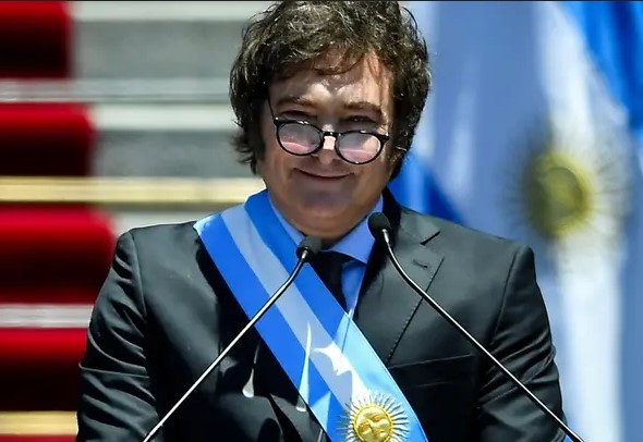 Tân tổng thống Argentina tổ chức quay xổ số tháng lương nghị sĩ