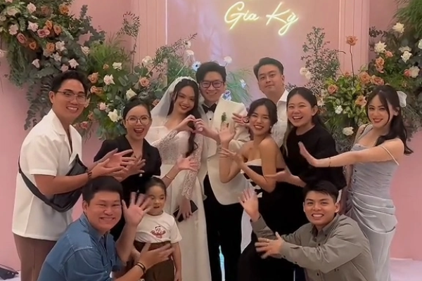 Đám cưới sao nam Gia Đình Phép Thuật: Chú rể bảnh bao, dàn diễn viên hội ngộ gây xúc động