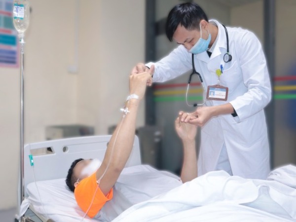 Người đàn ông 34 tuổi đột quỵ khi đang chơi bóng bàn