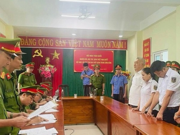 Giám đốc Cảng vụ Hàng hải Quảng Nam lập khống hóa đơn 36.000 lít dầu