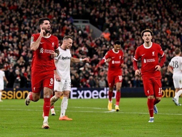 Thắng thuyết phục West Ham, Liverpool vào bán kết Cúp Liên đoàn Anh