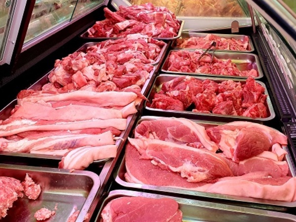 Chi tỷ USD mua thịt 'ngoại', lượng phụ phẩm tăng đột biến