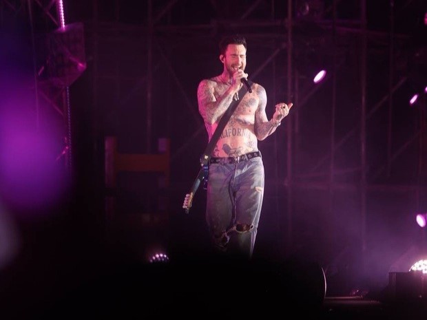 Bí quyết để Adam Levine giữ sự dẻo dai tuổi 44