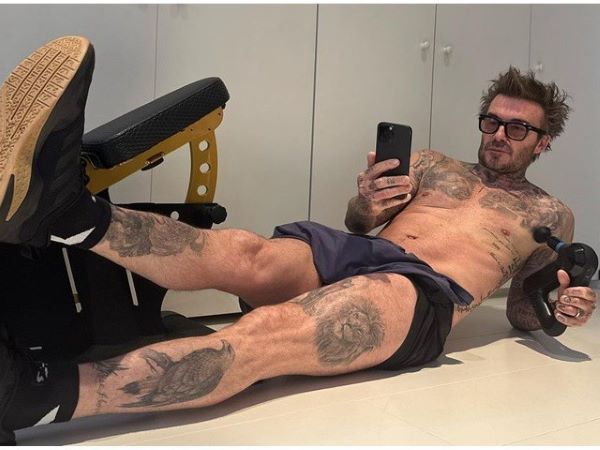 Loạt khoảnh khắc khoe thân 'độc lạ' của Beckham gây bão cộng đồng mạng