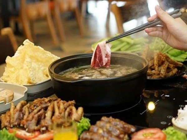 Người Việt có thói quen ăn lẩu 'độc khủng khiếp', dễ gây hỏng dạ dày, sớm muộn gì cũng ung thư