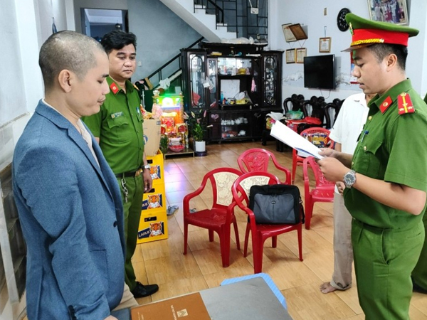Vụ “đưa, nhận hối lộ” tại quận Cẩm Lệ: Khởi tố thêm 3 bị can