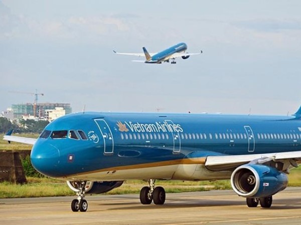 Cổ phiếu Vietnam Airlines thoát diện cảnh báo