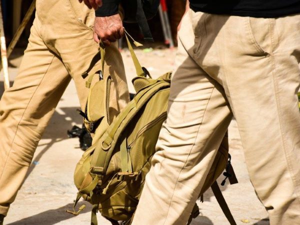 Khaki là màu gì? Tìm hiểu về thuật ngữ 'Khaki' trong thời trang