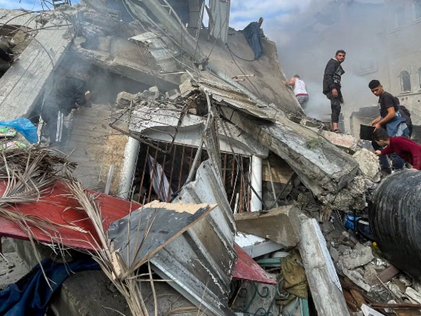 Cận cảnh Dải Gaza hoang tàn như 'ngày tận thế' vì bom đạn