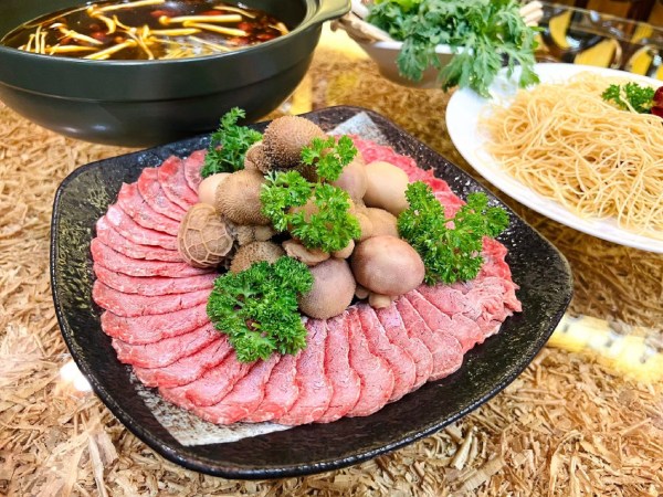 Nồi lẩu có giá gần 3,5 triệu đồng tại TP.HCM có gì mà gây tranh cãi?