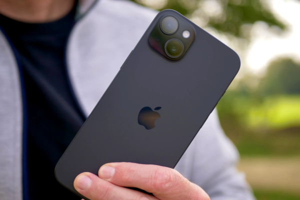 Tuổi thọ pin của iPhone 15 Plus 'trâu' tới mức nào?