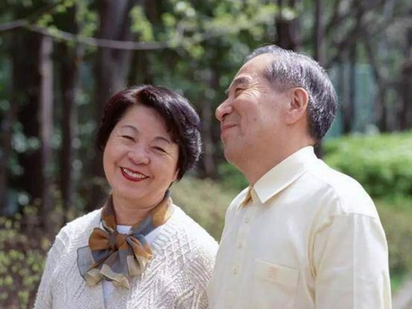 Sống cùng con trai lúc tuổi già, cha mẹ phải nằm lòng '3 không' này