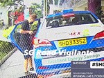 Clip: Tài xế taxi có hành động bất cẩn khiến hai bố con suýt bị thương khi chưa kịp xuống xe