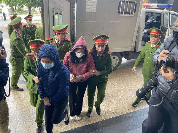 Vụ 'chuyến bay giải cứu': Nữ bị cáo nhờ bạn bè ủng hộ 5 tỷ đồng khắc phục hậu quả