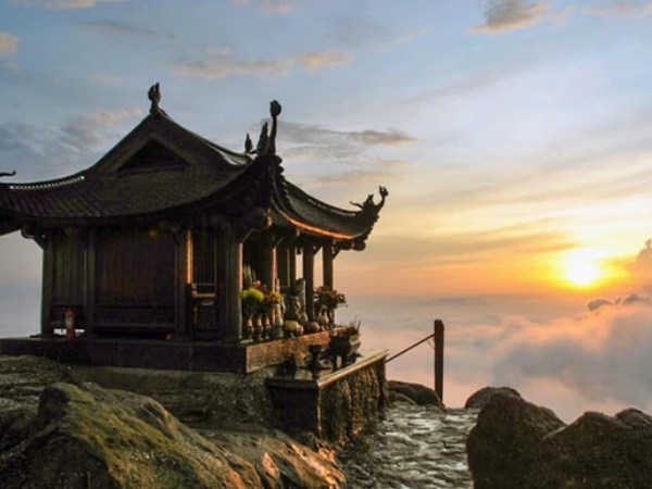 Ngôi chùa được đặt cao nhất Việt Nam nhiệt độ xuống 0 độ C, xuất hiện băng tuyết: Cách Hà Nội chỉ 130km