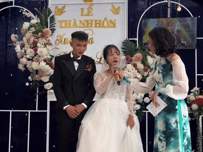 Được MC hỏi lý do vì sao lại lấy chú rể hiện tại, cô dâu trả lời khiến cả hôn trường cười ngất