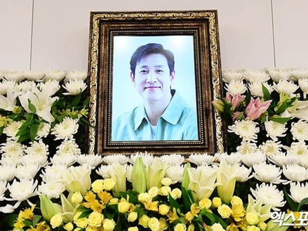 Hé lộ những hình ảnh đầu tiên bên trong tang lễ của tài tử Ký Sinh Trùng