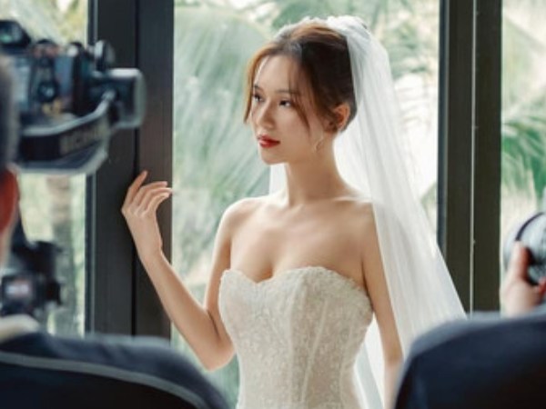 Nữ chính 'Phố trong làng' xác nhận sắp lên xe hoa, hé lộ thế nào về chồng doanh nhân?
