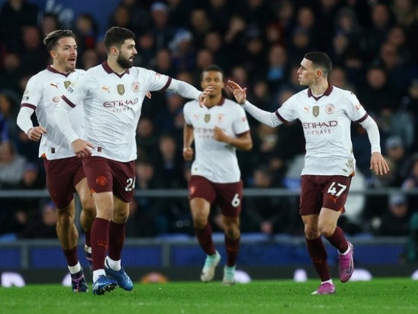 Ngược dòng ngoạn mục, Man City khẳng định sức mạnh nhà vô địch World Cup
