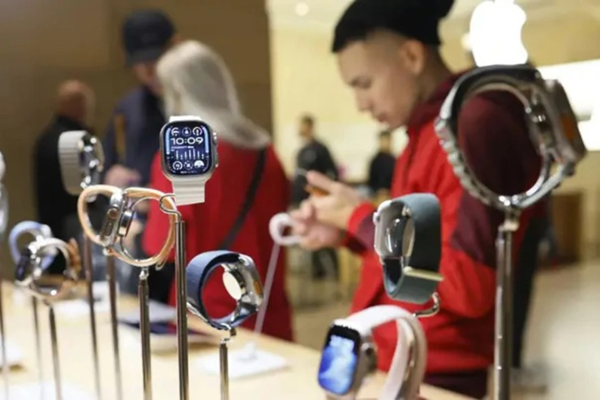 Vừa bị ban hành lệnh cấm với Apple Watch, 'nhà Táo' nhận ngay tin vui