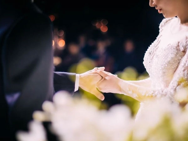 Phát hiện chồng chụp ảnh cưới với người phụ nữ khác, vợ giận dữ kiện ra tòa vì tội "đa hôn", sự thật phanh phui càng khó tin hơn