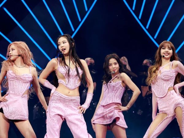 Stylist ruột của BLACKPINK: Từ 'tay mơ' đến người tạo ra những tạo hình 'slay' hết cỡ cho 4 cô gái vàng