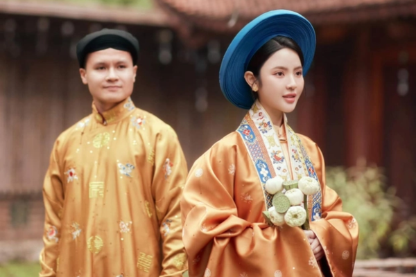 Bắt gặp ánh mắt cực tình của Quang Hải dành cho Chu Thanh Huyền, đập tan tin đồn lạnh nhạt trước ngày ăn hỏi