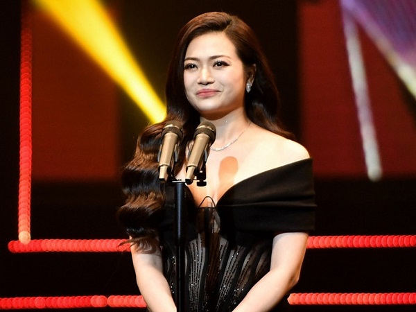Kiều Anh khóc, Nhan Phúc Vinh xúc động khi đoạt 'Nữ-Nam diễn viên ấn tượng' VTV