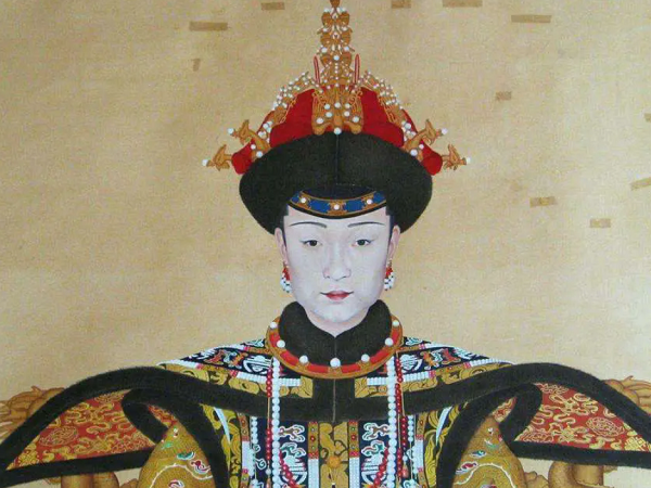 Cái chết của bà khiến Càn Long tuyệt vọng với sự sống, kèm theo một chiếc quan tài bằng vàng, và một đám tang tiêu tốn tới 90 vạn lượng bạc