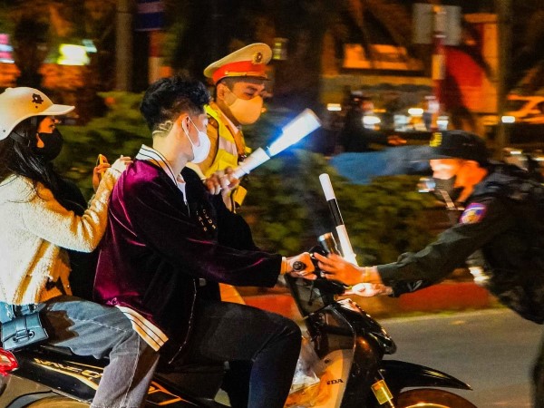 Nhiều thanh thiếu niên 'thông chốt' bị xử xử lý đêm Countdont 2024