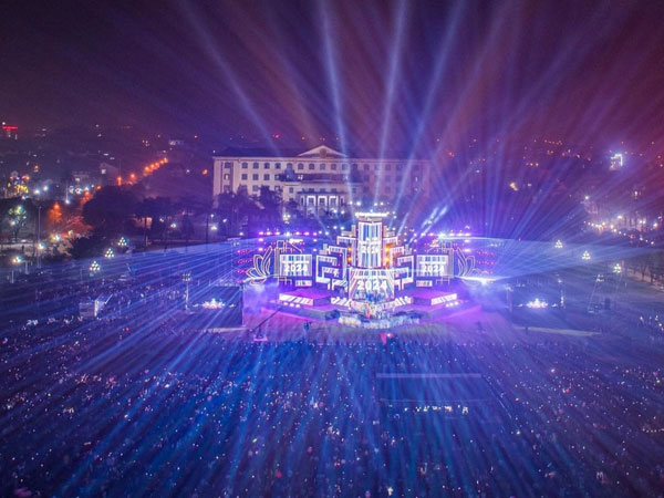 Nhà máy Z121 nhận lỗi về sự cố bắn pháo hoa...1 phút đêm Countdown ở Hà Tĩnh