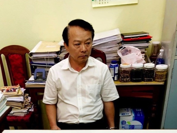 Lời khai chống chế lộ liễu của thẩm phán về 1,5 tỉ đồng hối lộ