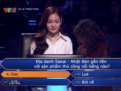 Tú Oanh trợ giúp cho Thuỳ Anh nhưng hét to hơn người chơi 'Ai là triệu phú'