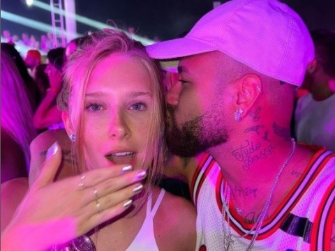 Neymar lộ phản bội bạn gái, tái mặt nhận tin nhắn... làm bố lần 3