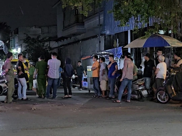 Điều tra vụ người đàn ông ngồi sau xe máy ngã xuống đường tử vong
