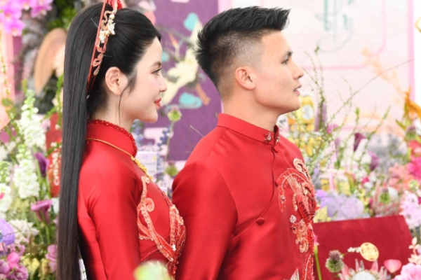 Chu Thanh Huyền gọi Quang Hải là 'ông bố bỉm sữa', chàng cầu thủ có một hành động chứng tỏ chăm con cực khéo