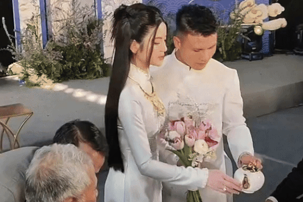 Chu Thanh Huyền lại dính thị phi, chỉ hành động nhỏ nhưng đủ khiến dân tình tranh cãi
