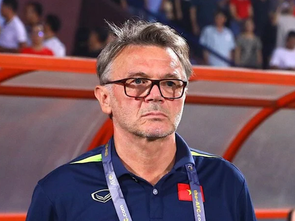 AFC công bố danh sách tuyển Việt Nam, HLV Troussier ra quyết định cho trường hợp Hoàng Đức