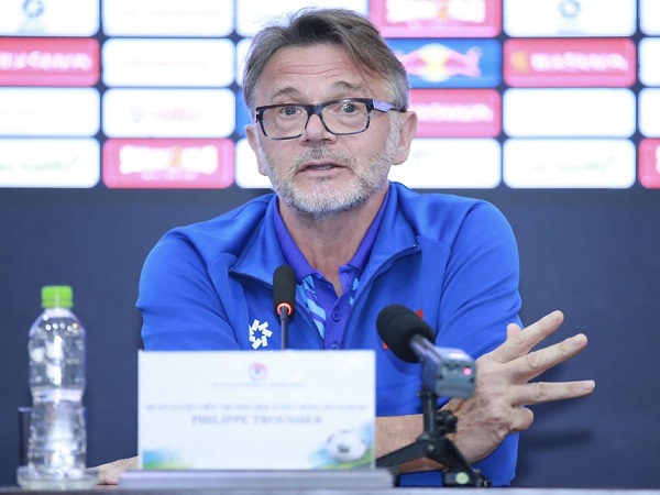 HLV Troussier: 'Tôi đánh giá cầu thủ bằng phẩm chất trên sân, tuyển Việt Nam có lực lượng phù hợp nhất dự Asian Cup'