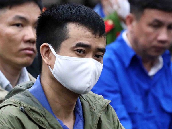 Lời khai về chuyện nhận hối lộ và ‘biếu nhau đào Tết’ trong vụ Việt Á