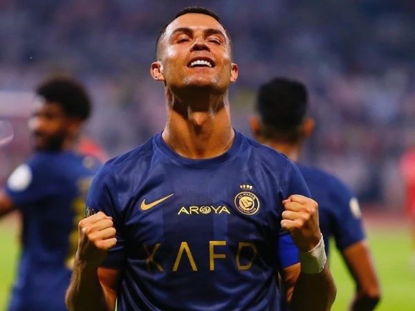 UEFA không công nhận Ronaldo là cầu thủ ghi bàn nhiều nhất năm