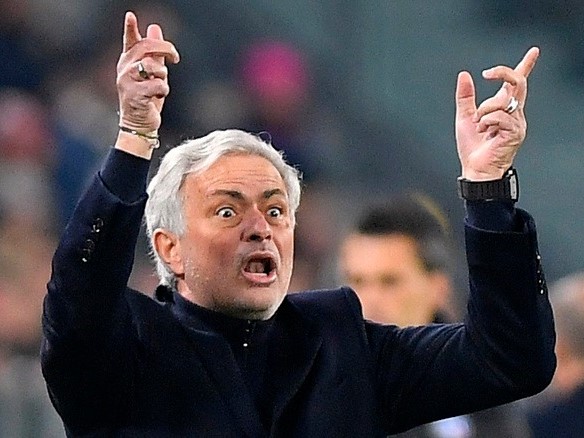 Mourinho: 'Nhiều người sẽ coi tôi là kẻ ngốc sau khi xem phim trên Netflix'